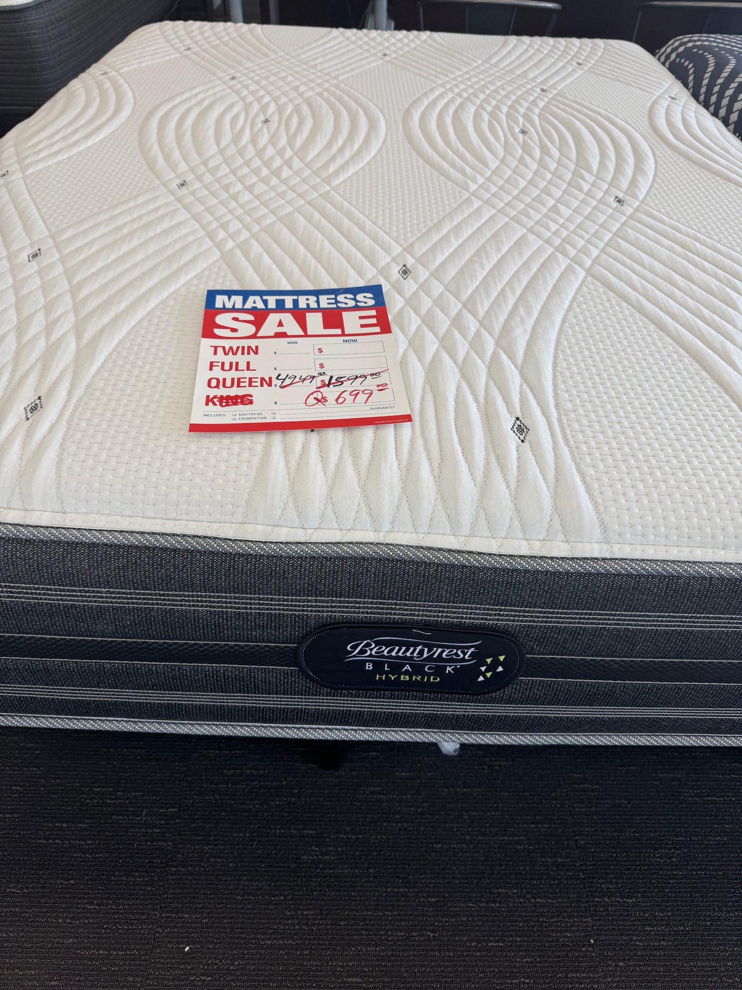 Beautyrest Black Hybrid Queen Mattress