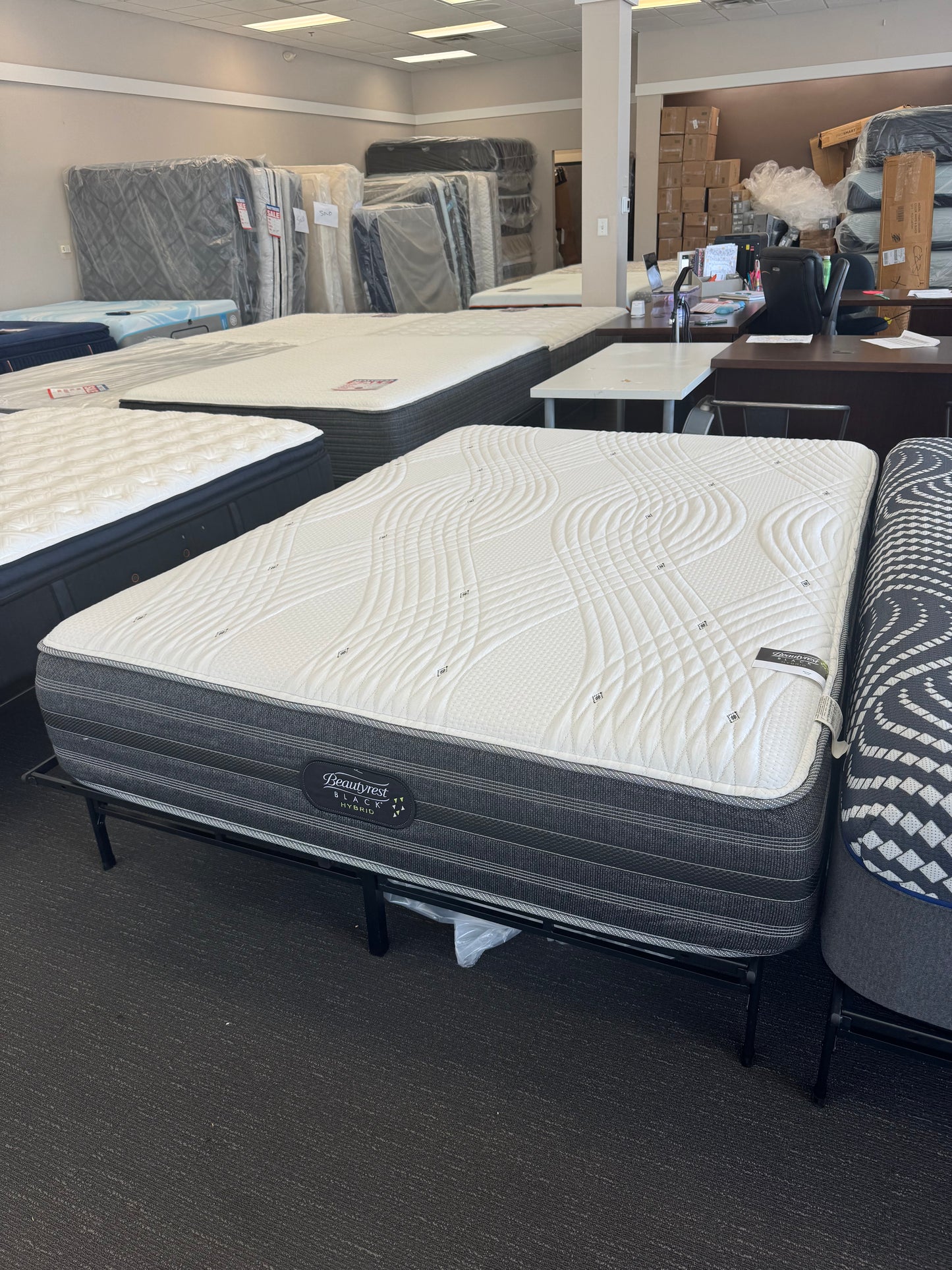 Beautyrest Black Hybrid Queen Mattress