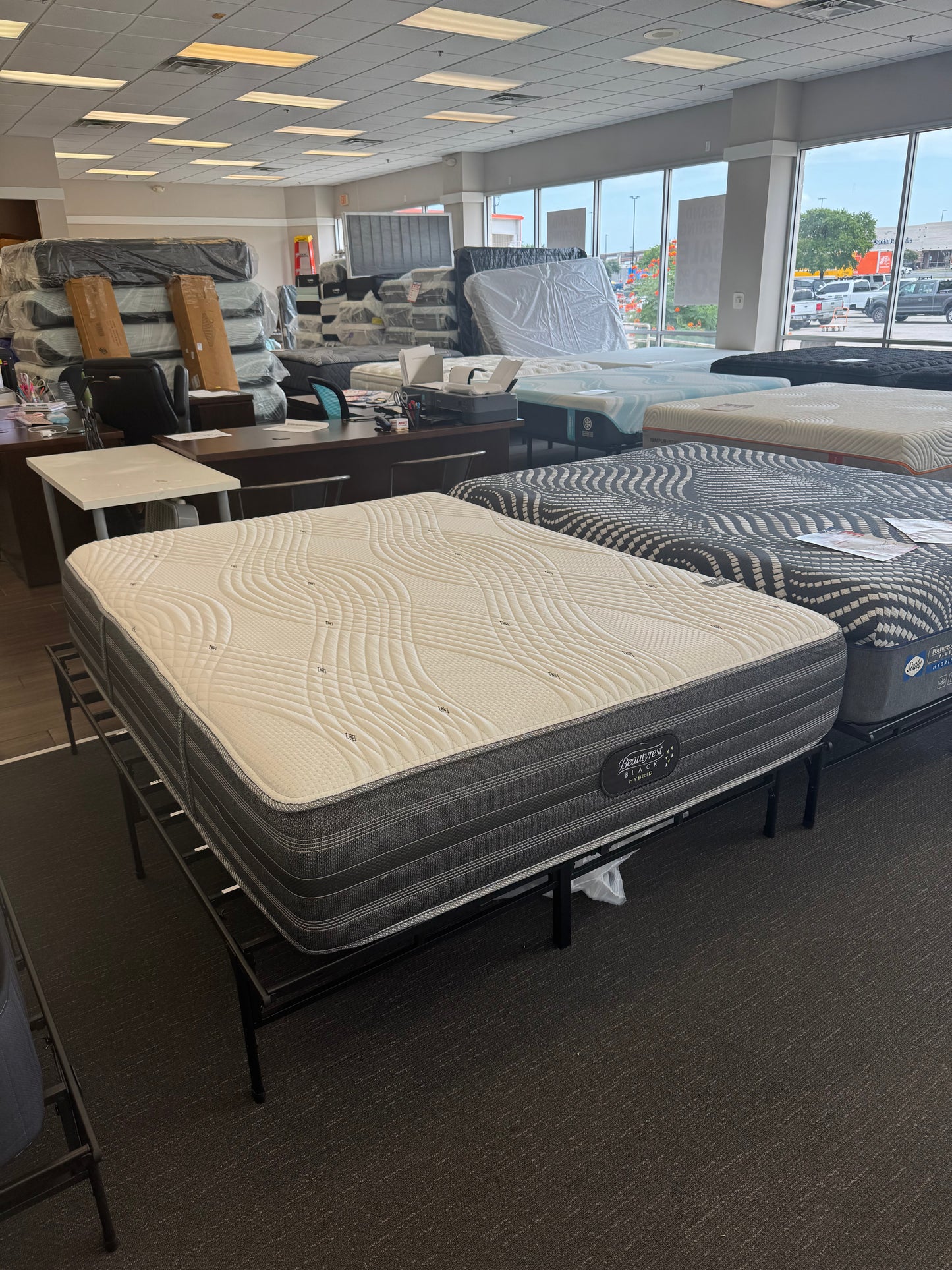 Beautyrest Black Hybrid Queen Mattress