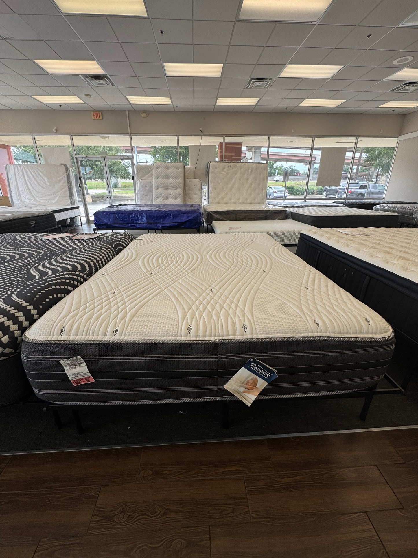 Beautyrest Black Hybrid Queen Mattress