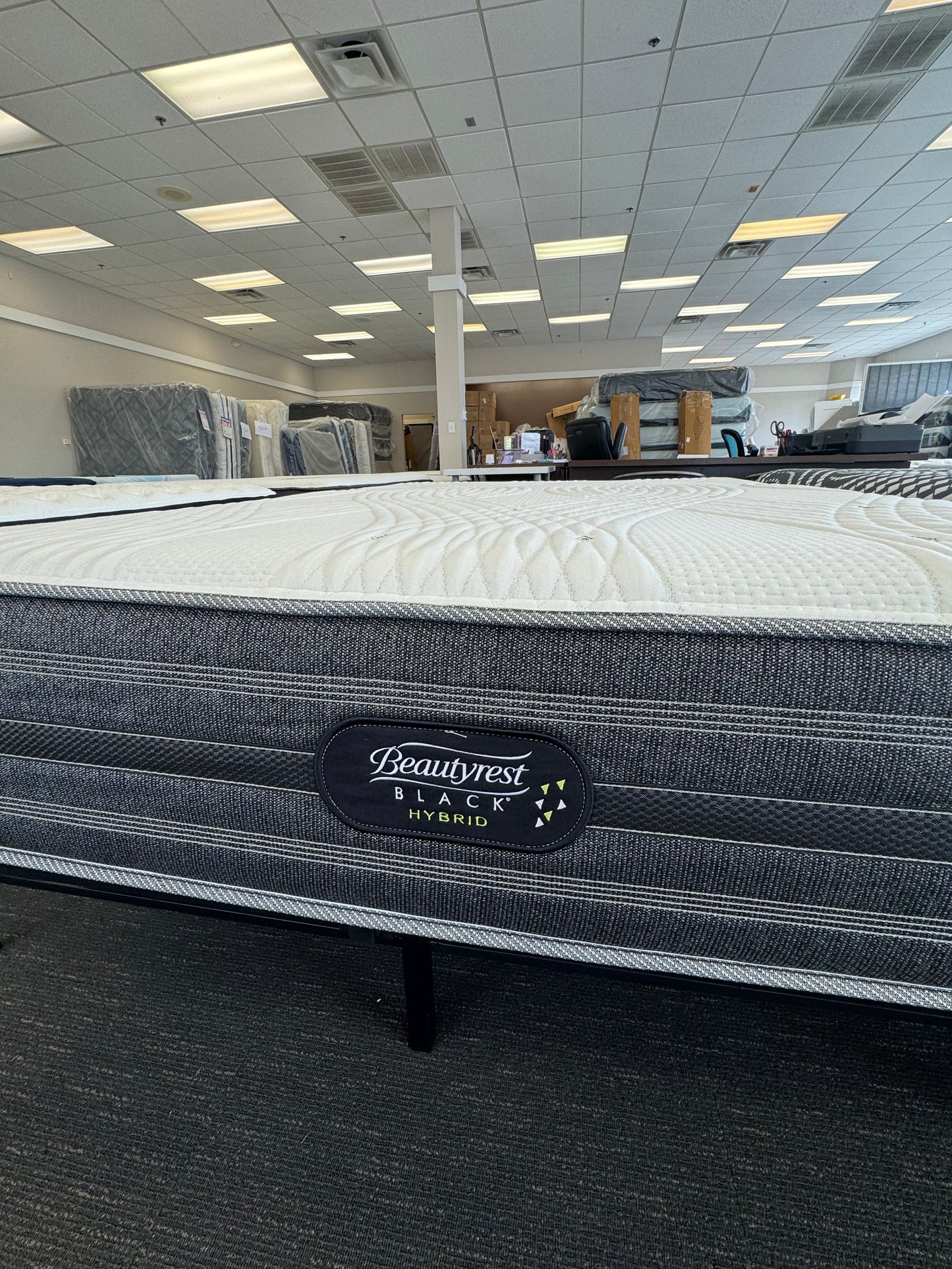 Beautyrest Black Hybrid Queen Mattress