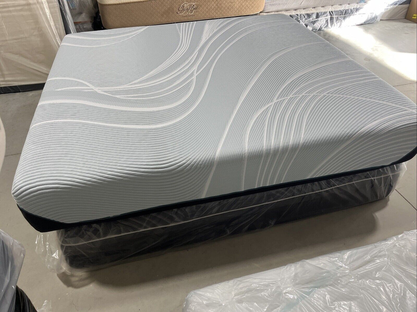 Colchón Tempurpedic ProAdapt 2.0 Firme tamaño king, nuevo y sellado, 2024, $4099 (Envío gratis)