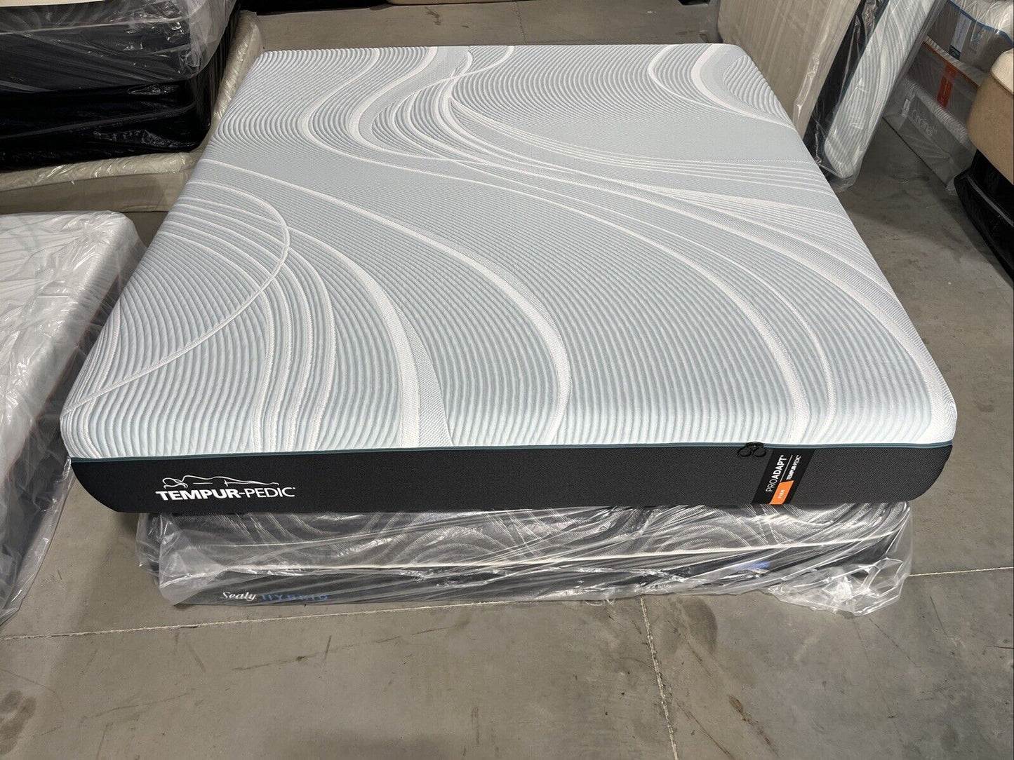 Colchón Tempurpedic ProAdapt 2.0 Firme tamaño king, nuevo y sellado, 2024, $4099 (Envío gratis)