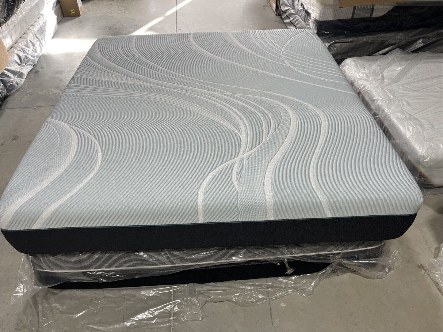 Colchón Tempurpedic ProAdapt 2.0 Firme tamaño king, nuevo y sellado, 2024, $4099 (Envío gratis)