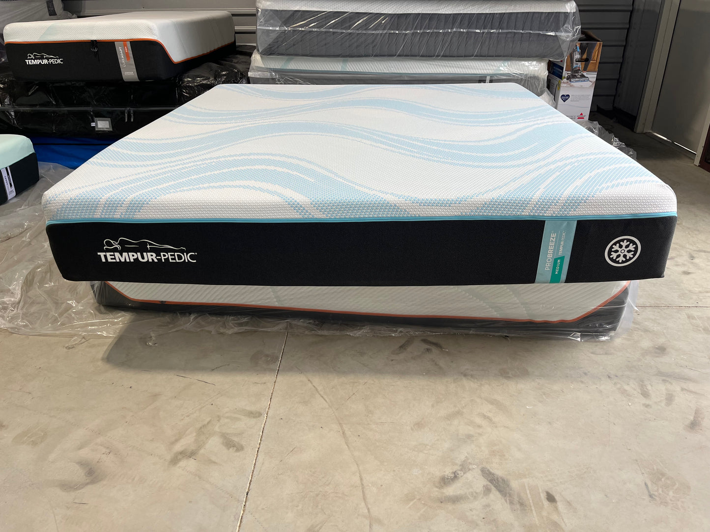 Nuevo colchón Tempurpedic LuxeBreeze Soft Luxe Breeze King $6,299 (Envío gratis)