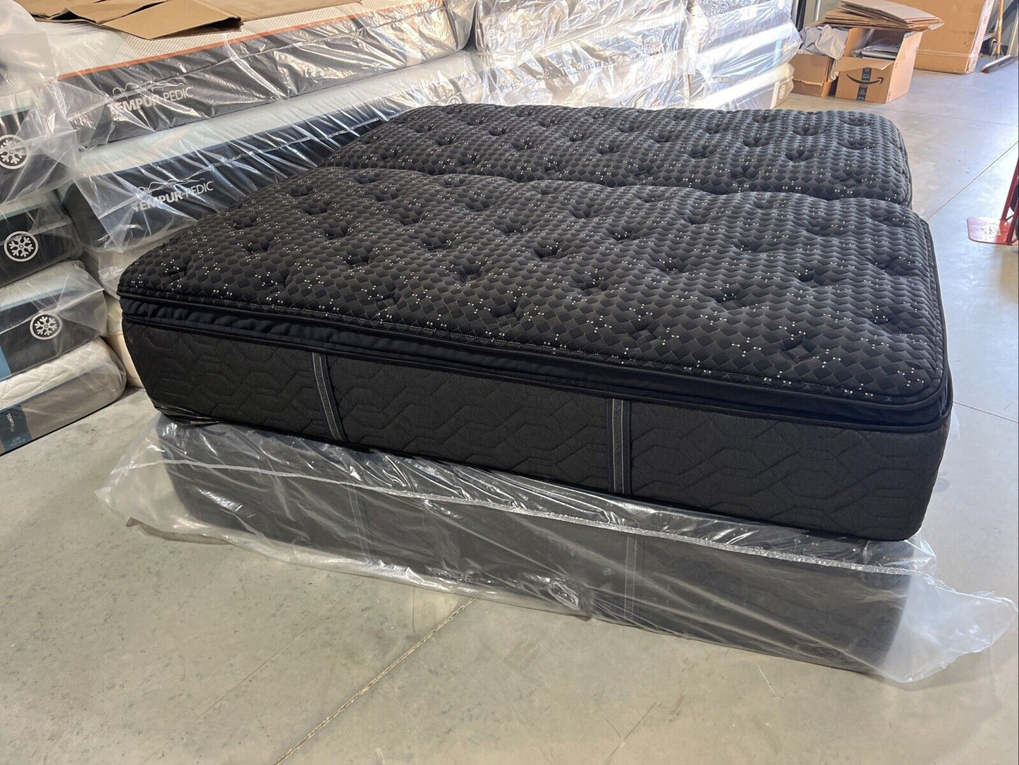 New BEAUTYREST BLACK Series 3 PLUSH PILLOW-TOP Split King MATTRESS MSRP $6898.00