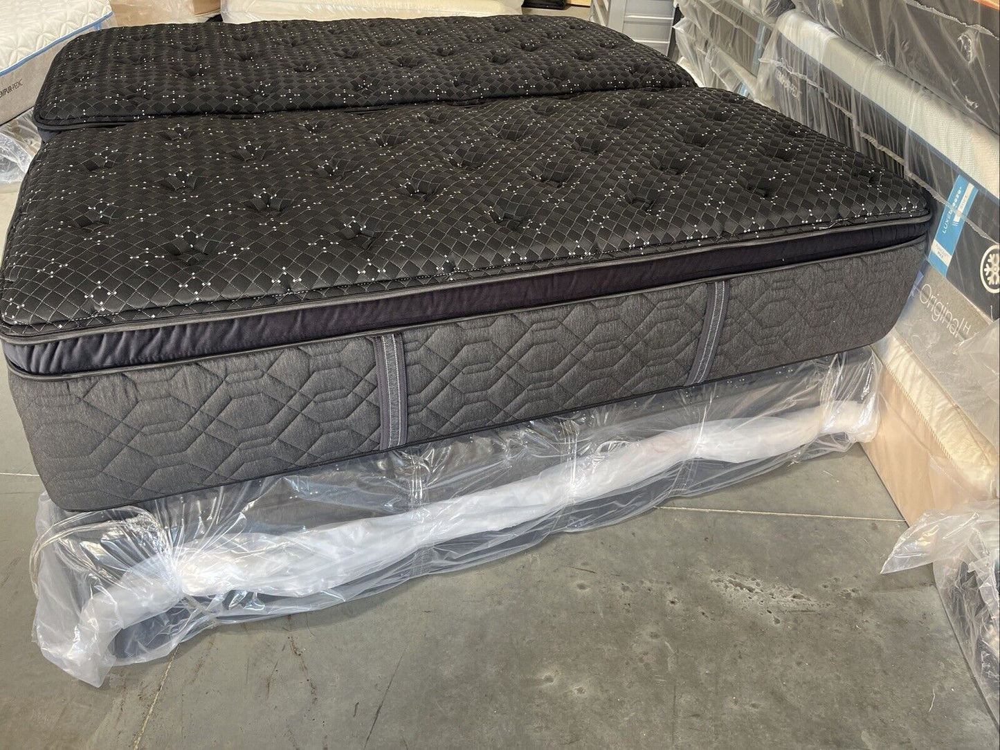 New BEAUTYREST BLACK Series 3 PLUSH PILLOW-TOP Split King MATTRESS MSRP $6898.00